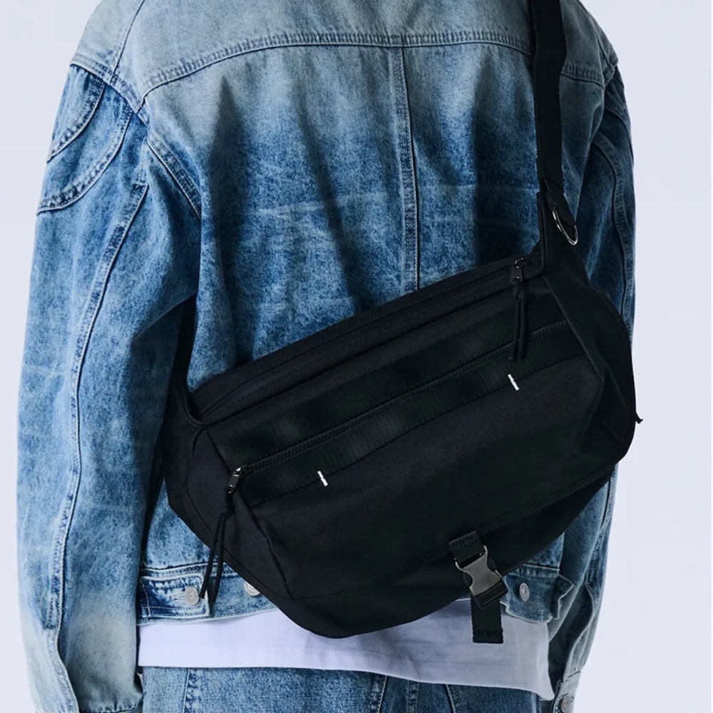 MAISON MINED RE BIKER BAG unisex Official Black Crossbody Bag